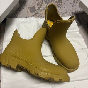 Burberry Ray Rain Boots in Manilla New with Box Mens Marsh Ankle Shoe